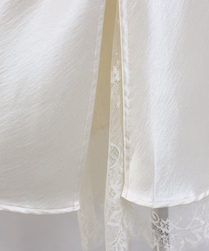 【Sale ended】Satin Skirt with Slit and Lace Detail