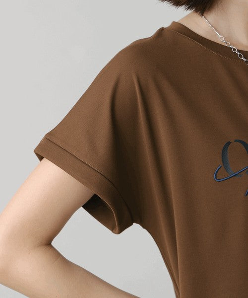 Half Rubber × Embroidery Logo T-Shirt◇Adult Casual T-Shirt with Layered Embroidery and Half Rubber Logo