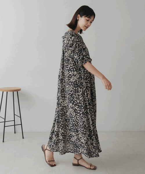 Shirring Tuck Dress◇Feminine Silhouette Dress That Stands Out on Its Own