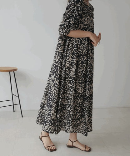 Shirring Tuck Dress◇Feminine Silhouette Dress That Stands Out on Its Own