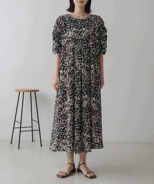 Shirring Tuck Dress◇Feminine Silhouette Dress That Stands Out on Its Own