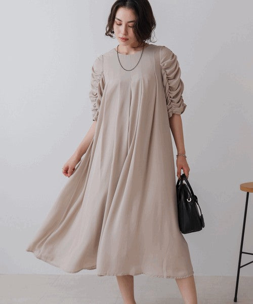 Shirring Tuck Dress◇Feminine Silhouette Dress That Stands Out on Its Own