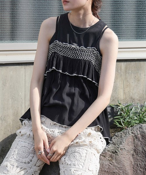 Rayon Crepe Smocking Camisole◇Made with Crepe Fabric Featuring a Wrinkled Textured Feel