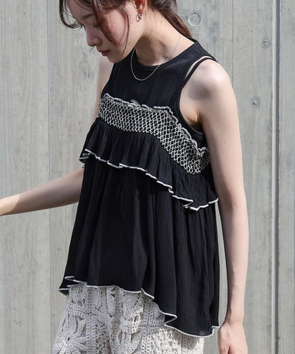 Rayon Crepe Smocking Camisole◇Made with Crepe Fabric Featuring a Wrinkled Textured Feel
