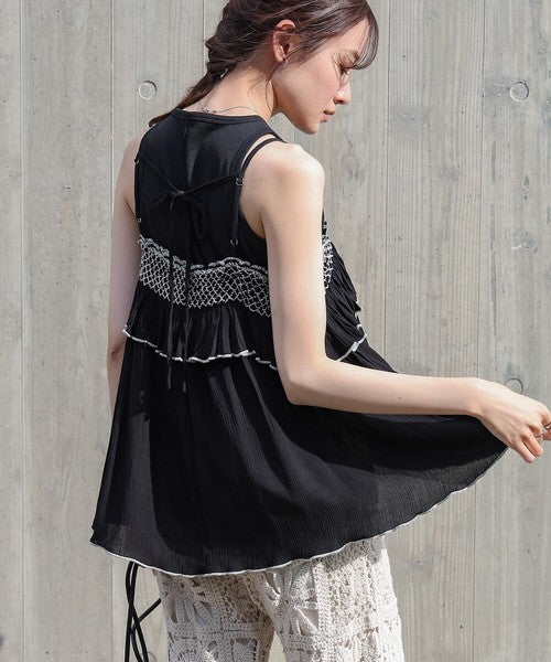 Rayon Crepe Smocking Camisole◇Made with Crepe Fabric Featuring a Wrinkled Textured Feel