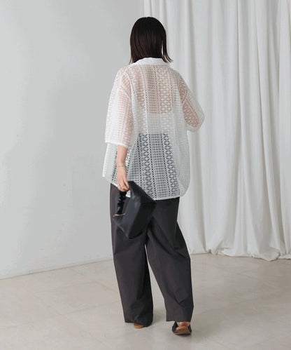 Geometric Lace Short Sleeve Shirt◇Sheer Lace Shirt with a Relaxed Silhouette