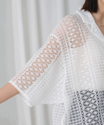 Geometric Lace Short Sleeve Shirt◇Sheer Lace Shirt with a Relaxed Silhouette